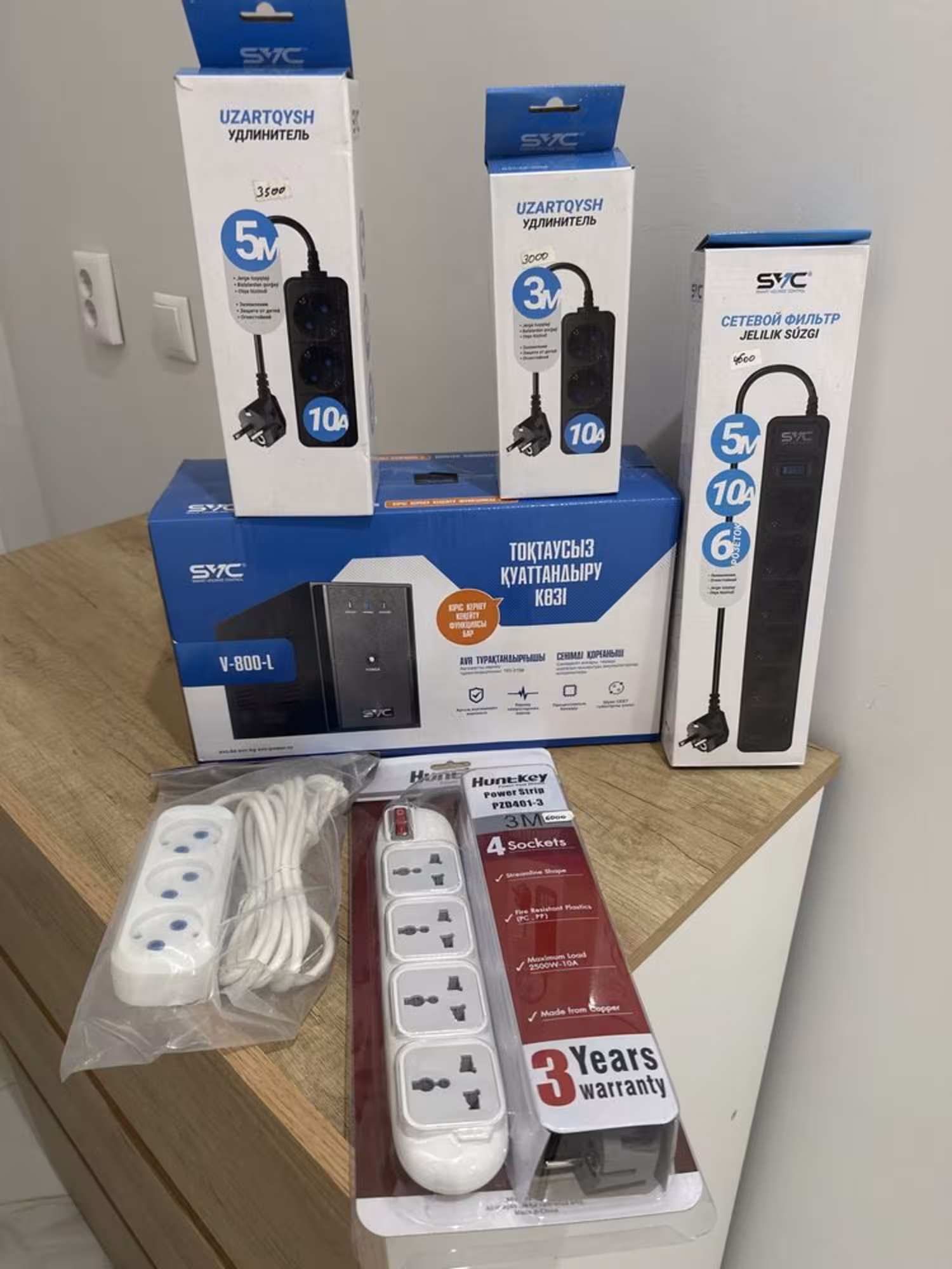 Источник бесперебойного питания SVC сетевой фильтр (1 / 3)