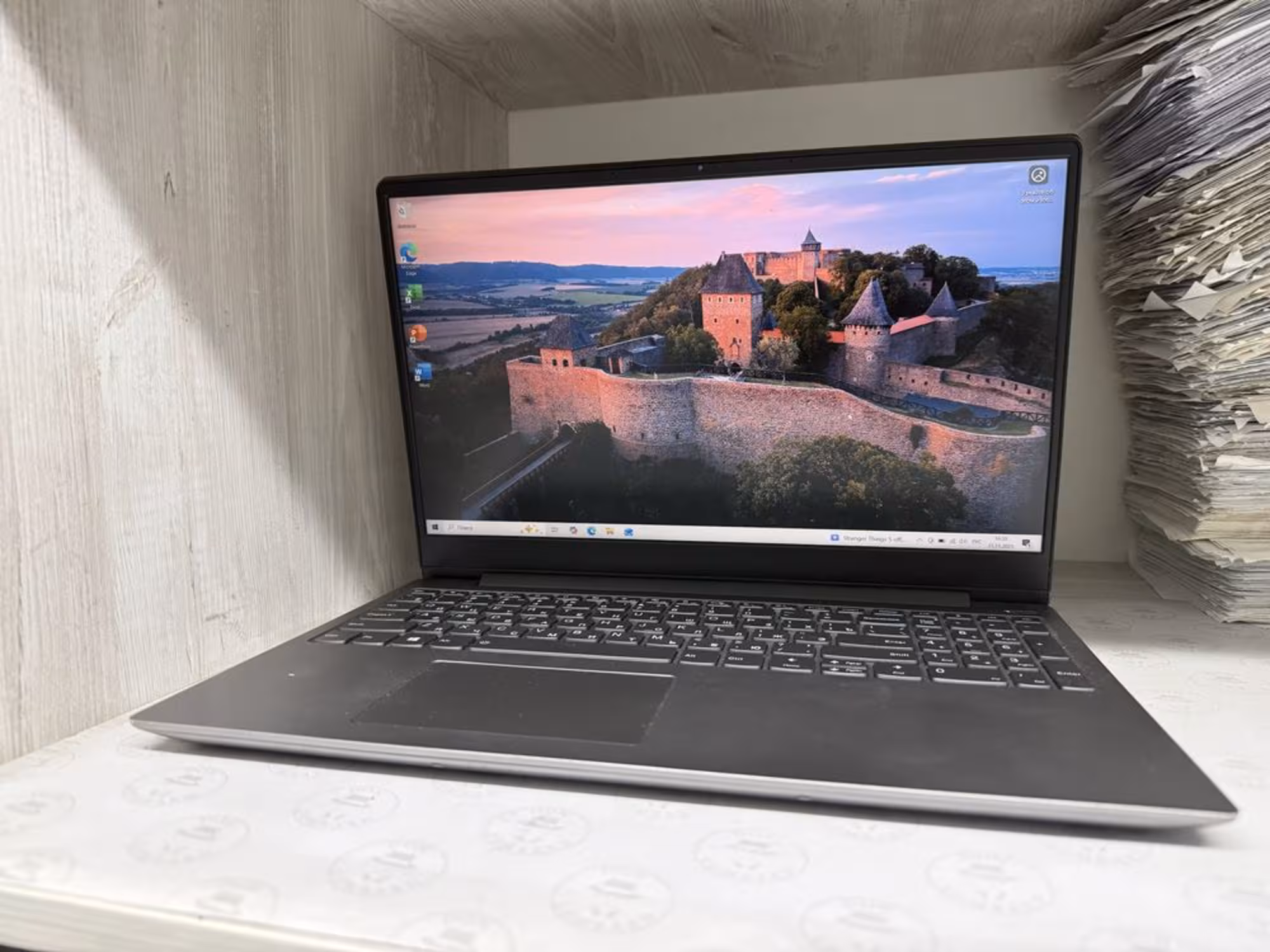 Lenovo Ideapad 330S-15ARR (1 / 4)