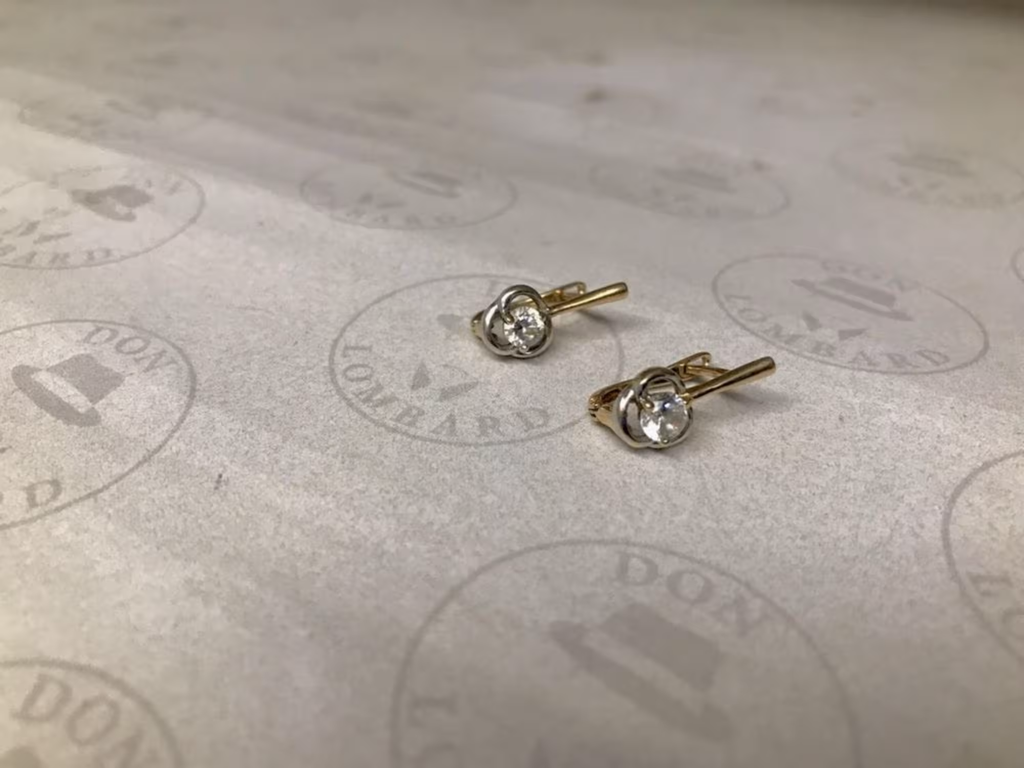 Женские золотые серьги 585 (1 / 3)