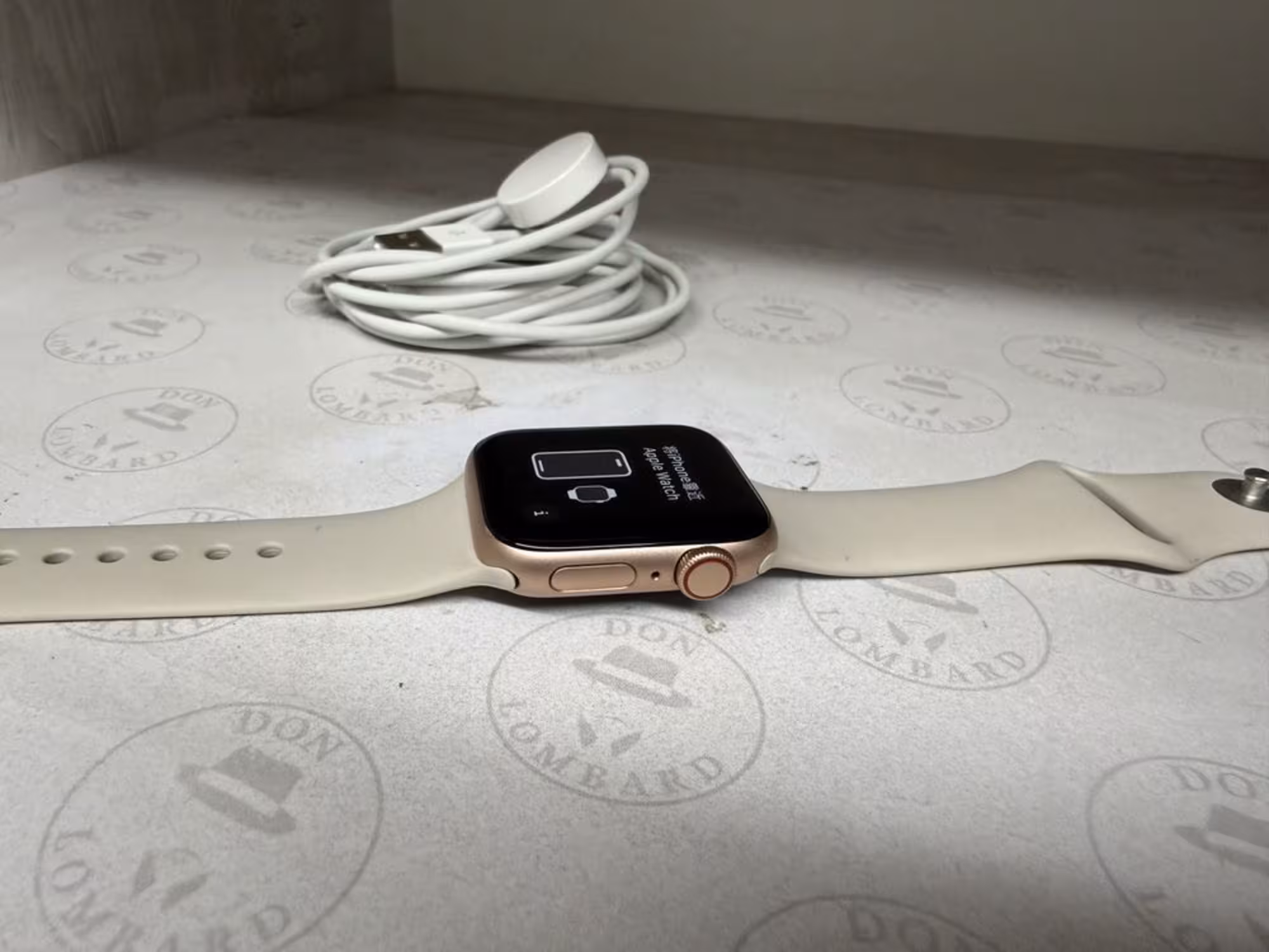 Apple Watch SE 40 Рассрочка 0-0-12 (1 / 4)