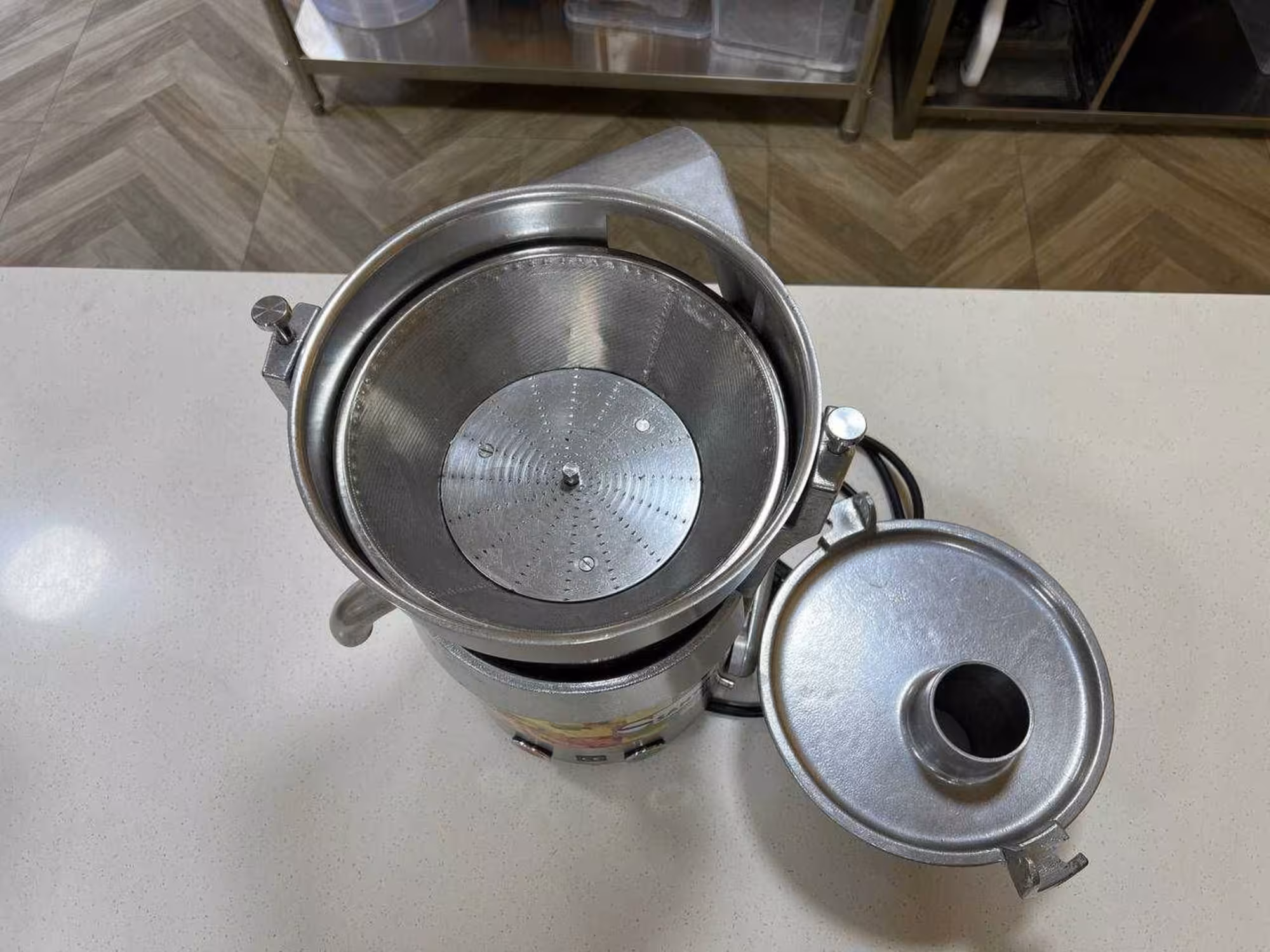 Соковыжималка santos 28a cg330 (6 / 7)