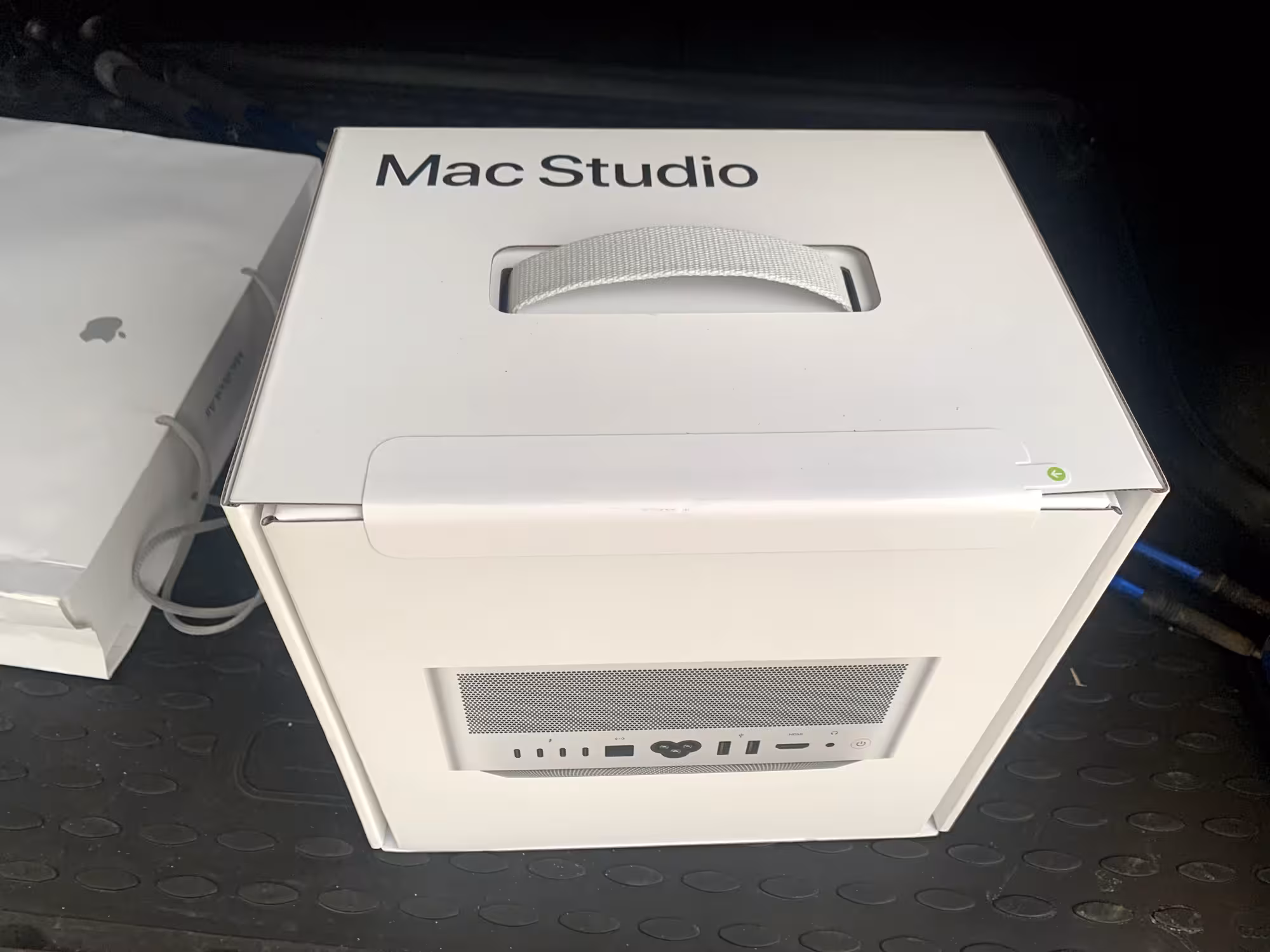 Apple Mac Studio with M4 Max/64gb ram/1tb (2 / 5)