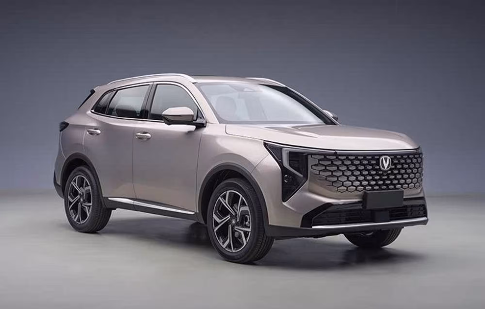 Changan CS55 Plus 2026 в наличии. Кредит без первоначального взноса. (1 / 8)