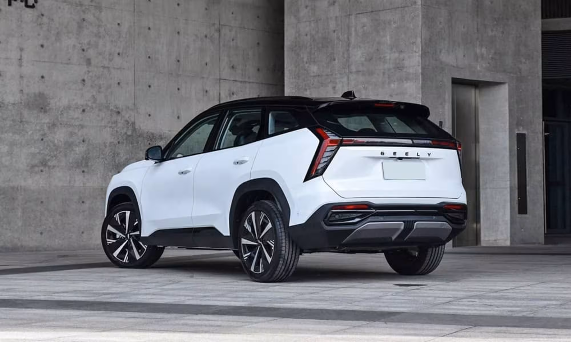Geely Atlas 2025. Кредит без первоначального взноса. Гарантия 5 лет (3 / 7)