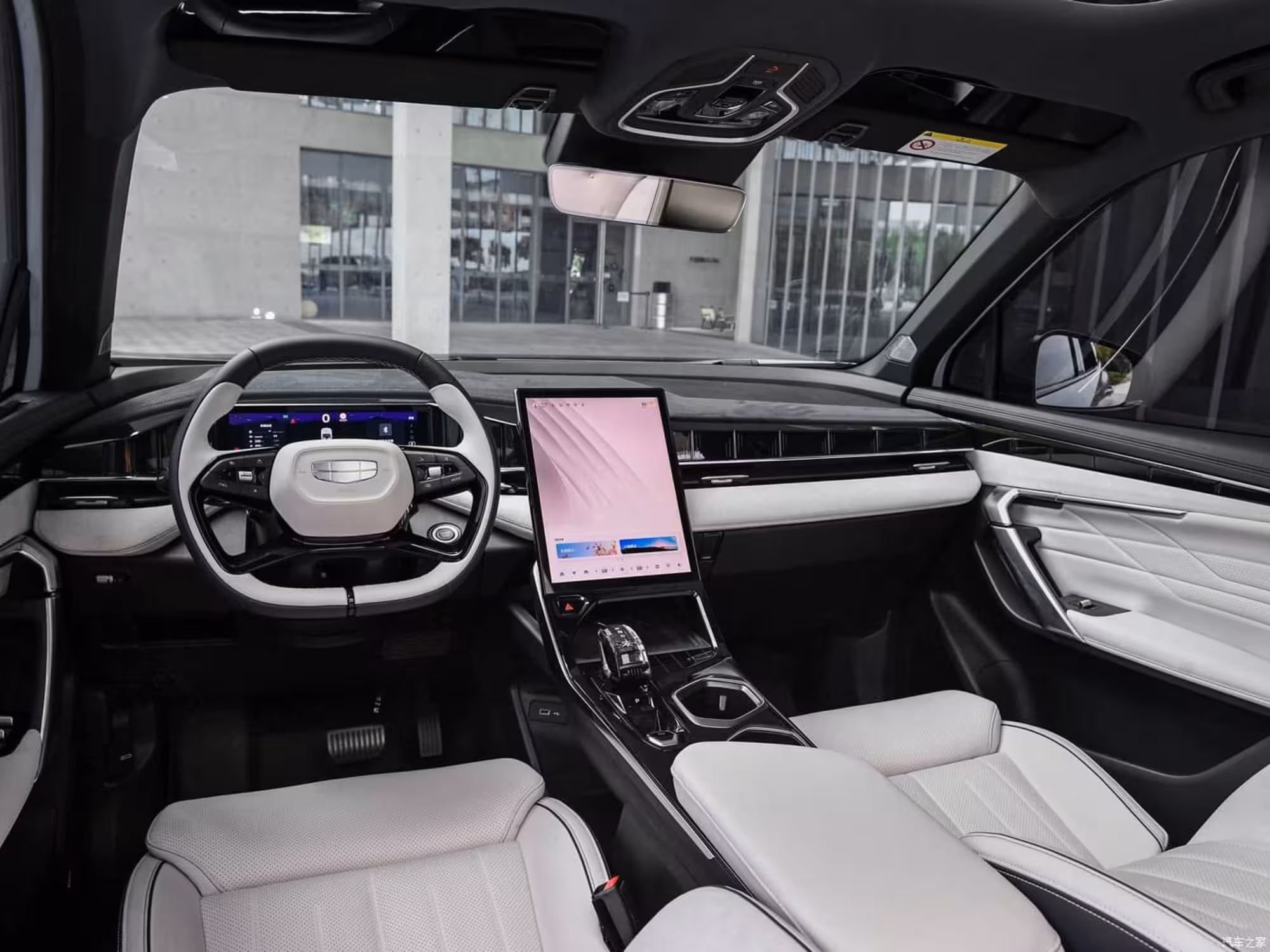 Geely Atlas 2025. Кредит без первоначального взноса. Гарантия 5 лет (4 / 7)