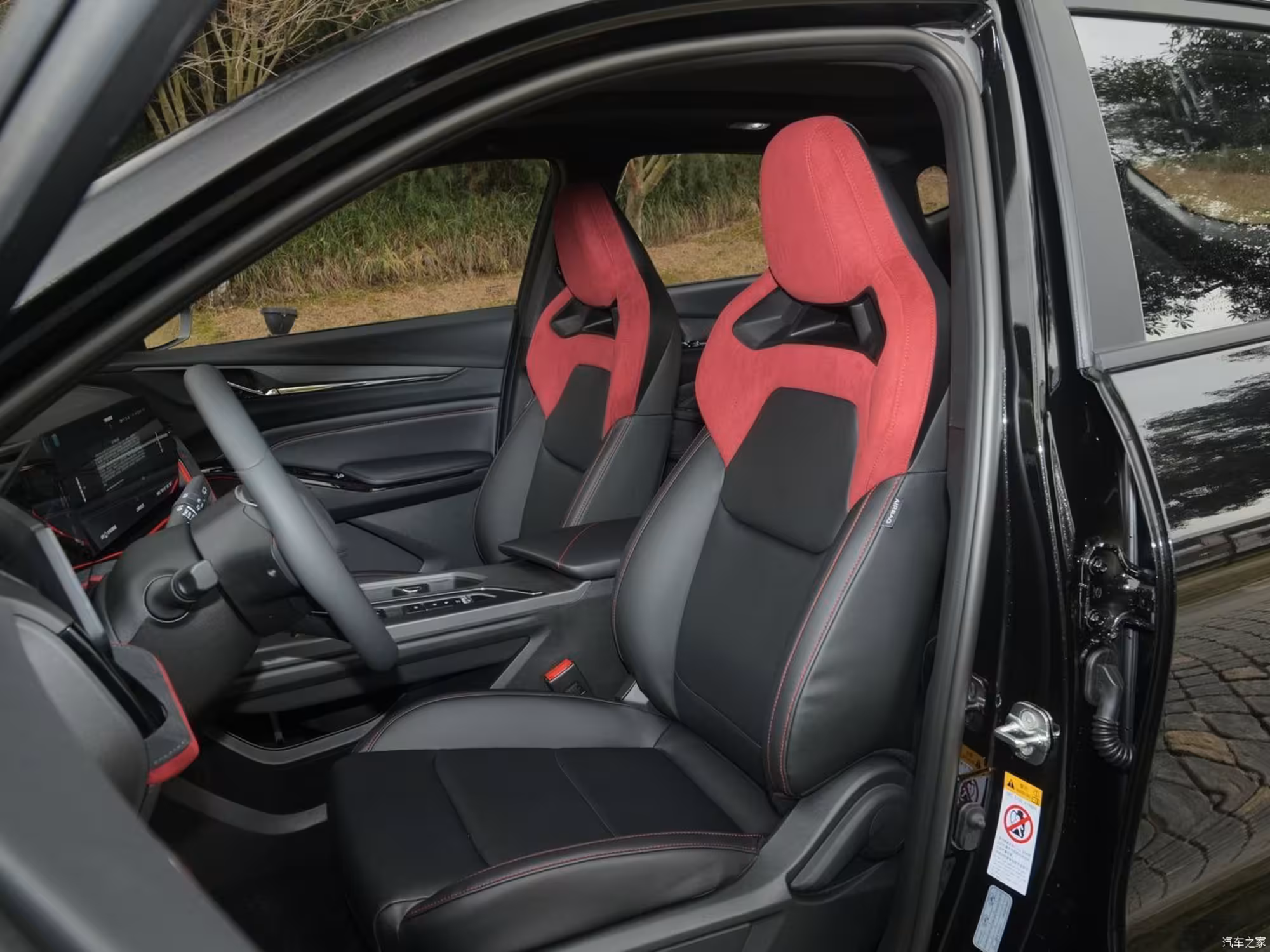 Changan X5 PLUS 2025 — Все цвета и комплектации в наличии! (6 / 8)