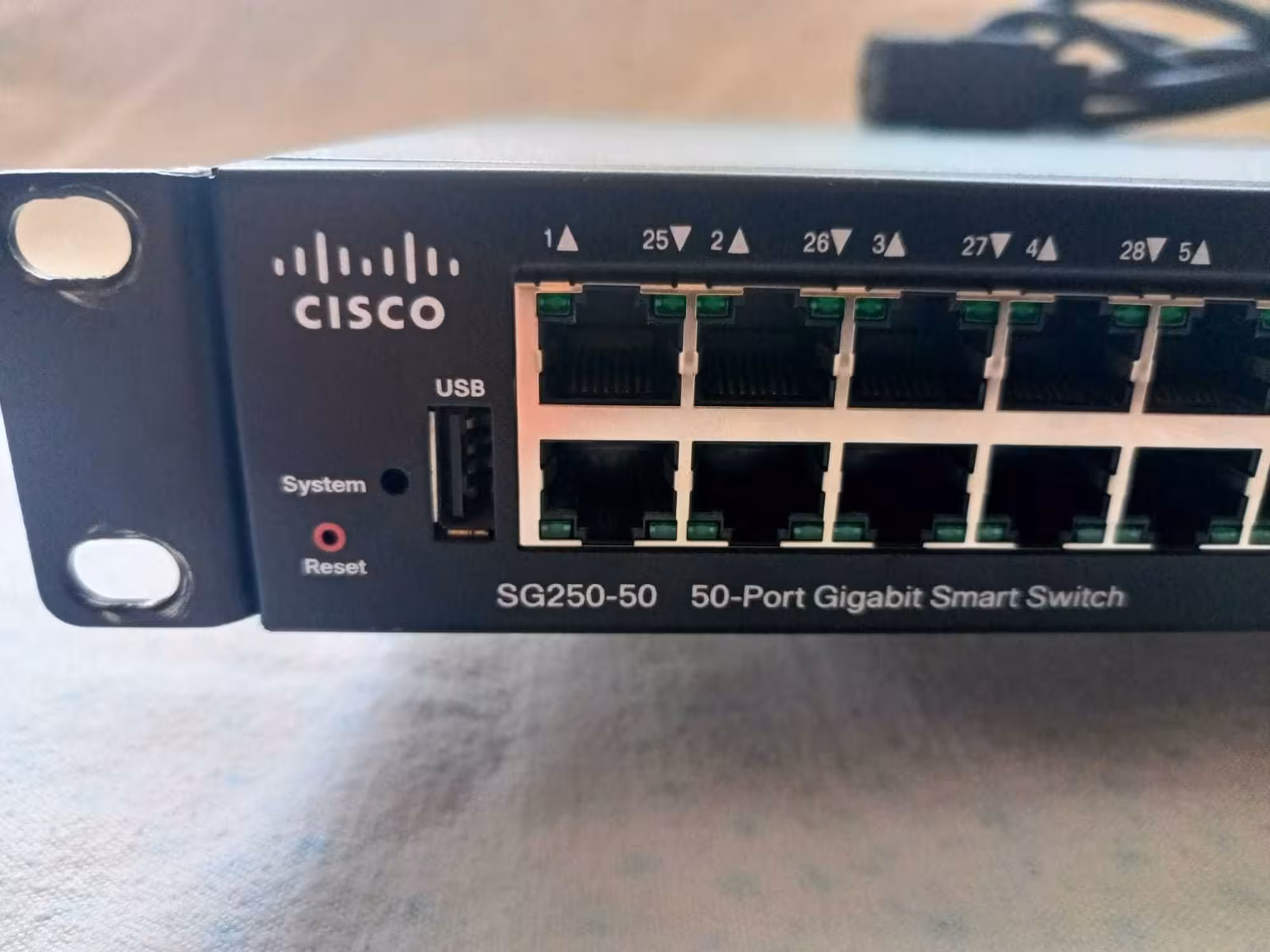 Коммутатор Cisco SG250-50, 48 x GE , 2 x GE (1000 Base-TX или SFP) (3 / 8)