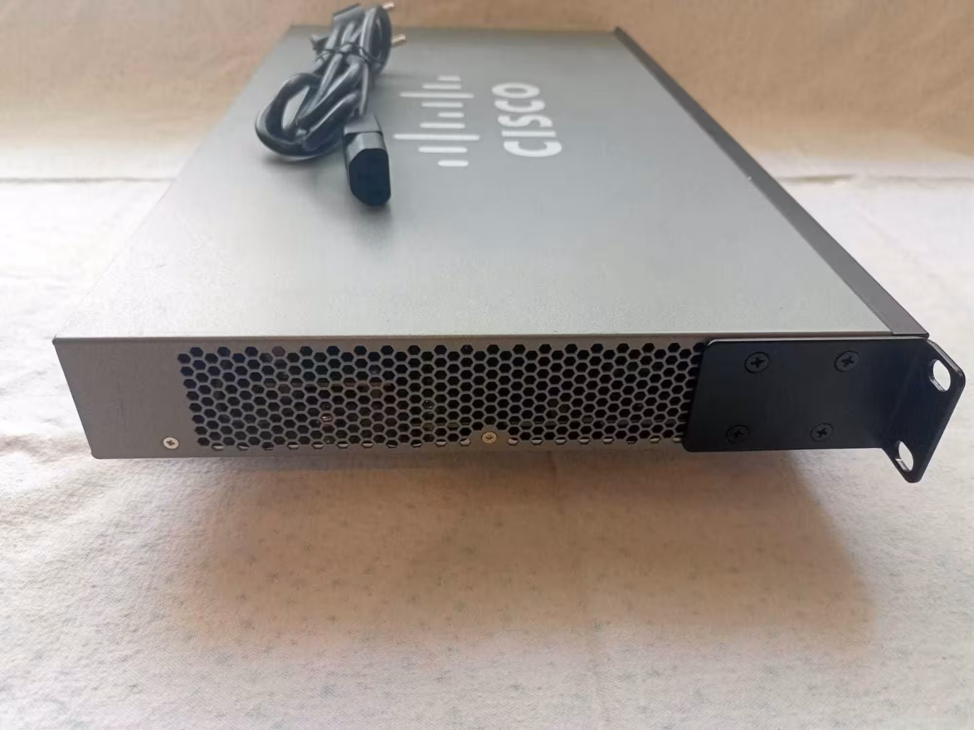 Коммутатор Cisco SG250-50, 48 x GE , 2 x GE (1000 Base-TX или SFP) (5 / 8)