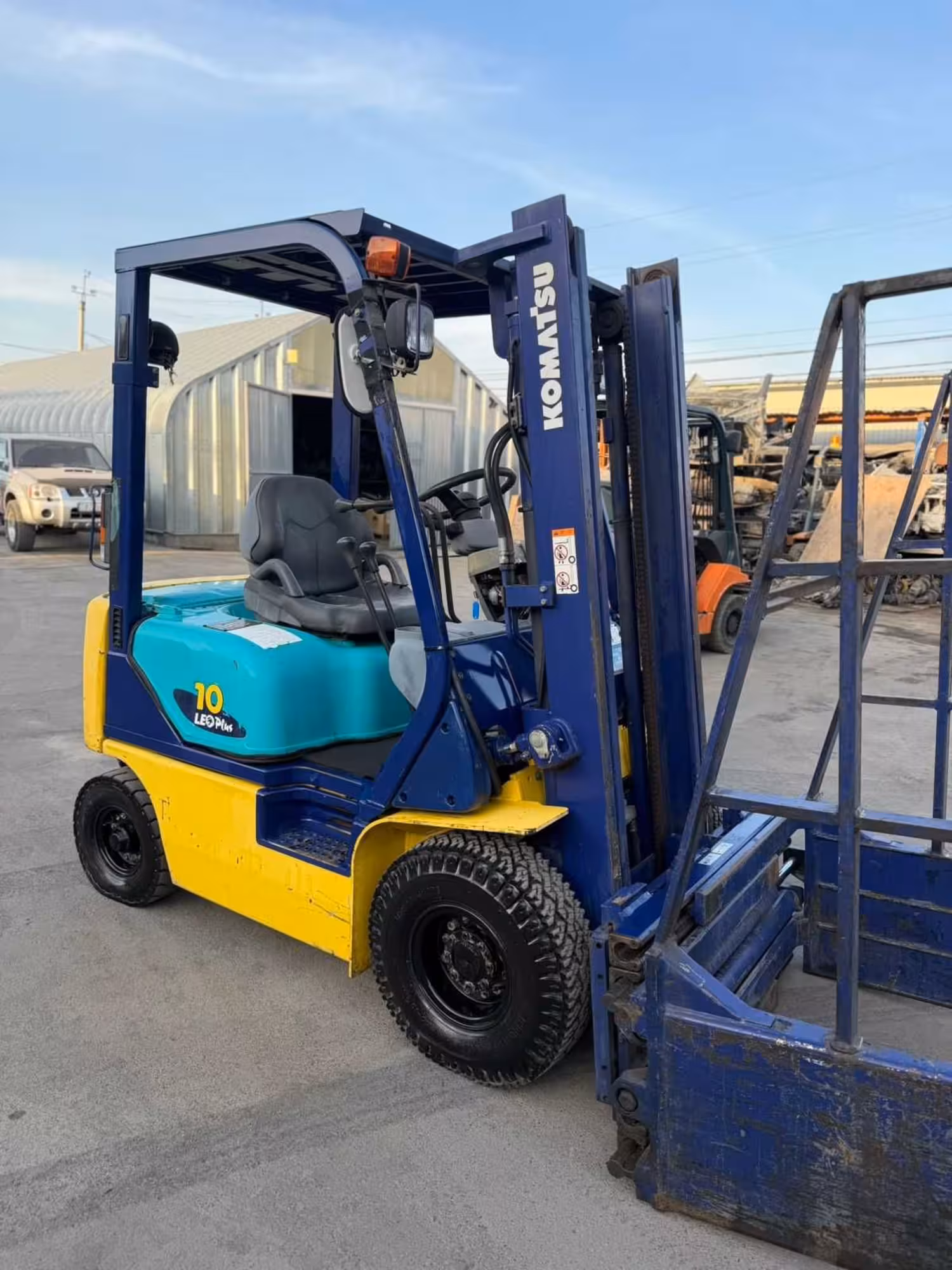 Вилочный погрузчик Komatsu 1Т с киповым захватом (3 / 8)