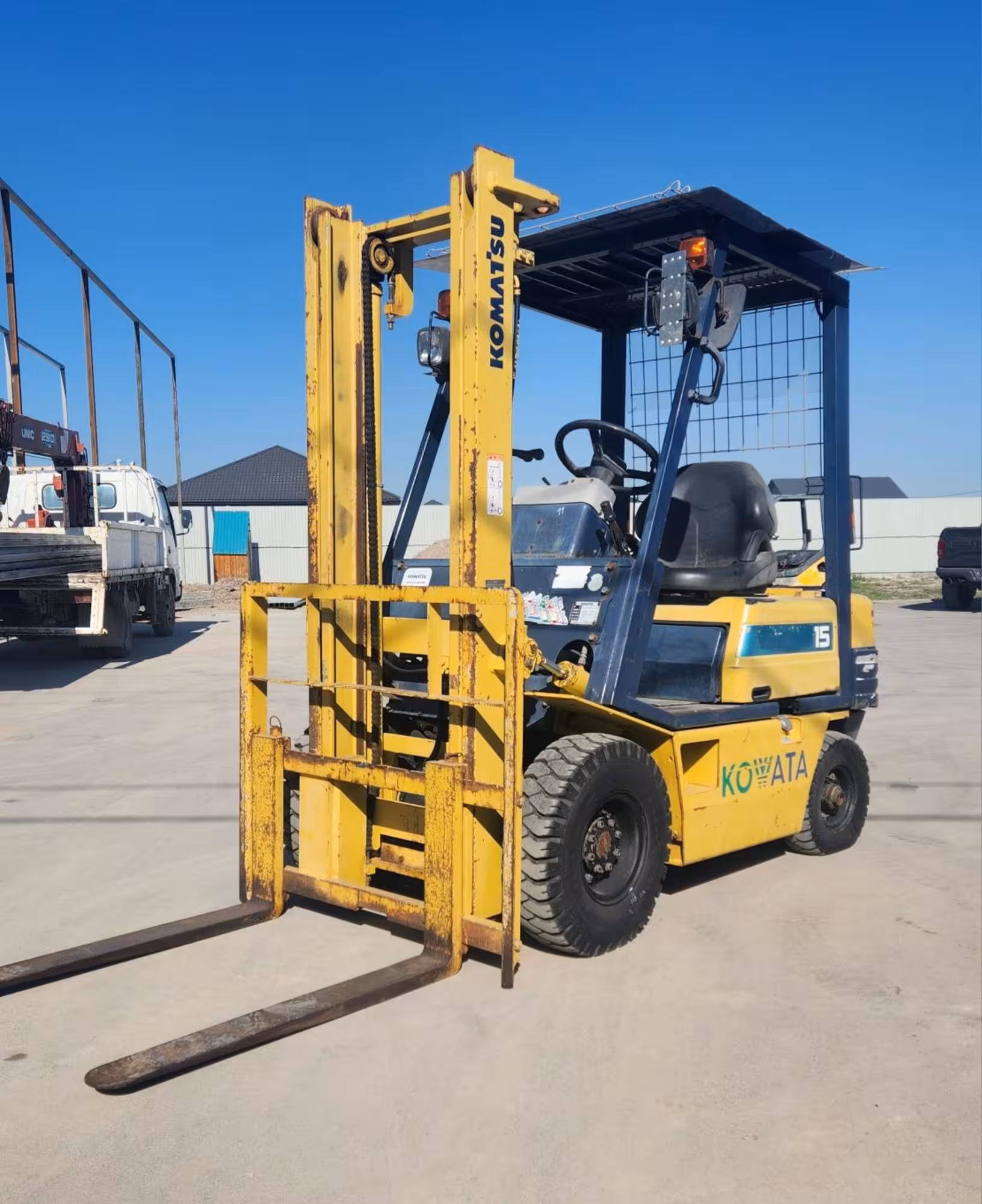 Вилочный погрузчик KOMATSU FG15 (1 / 4)