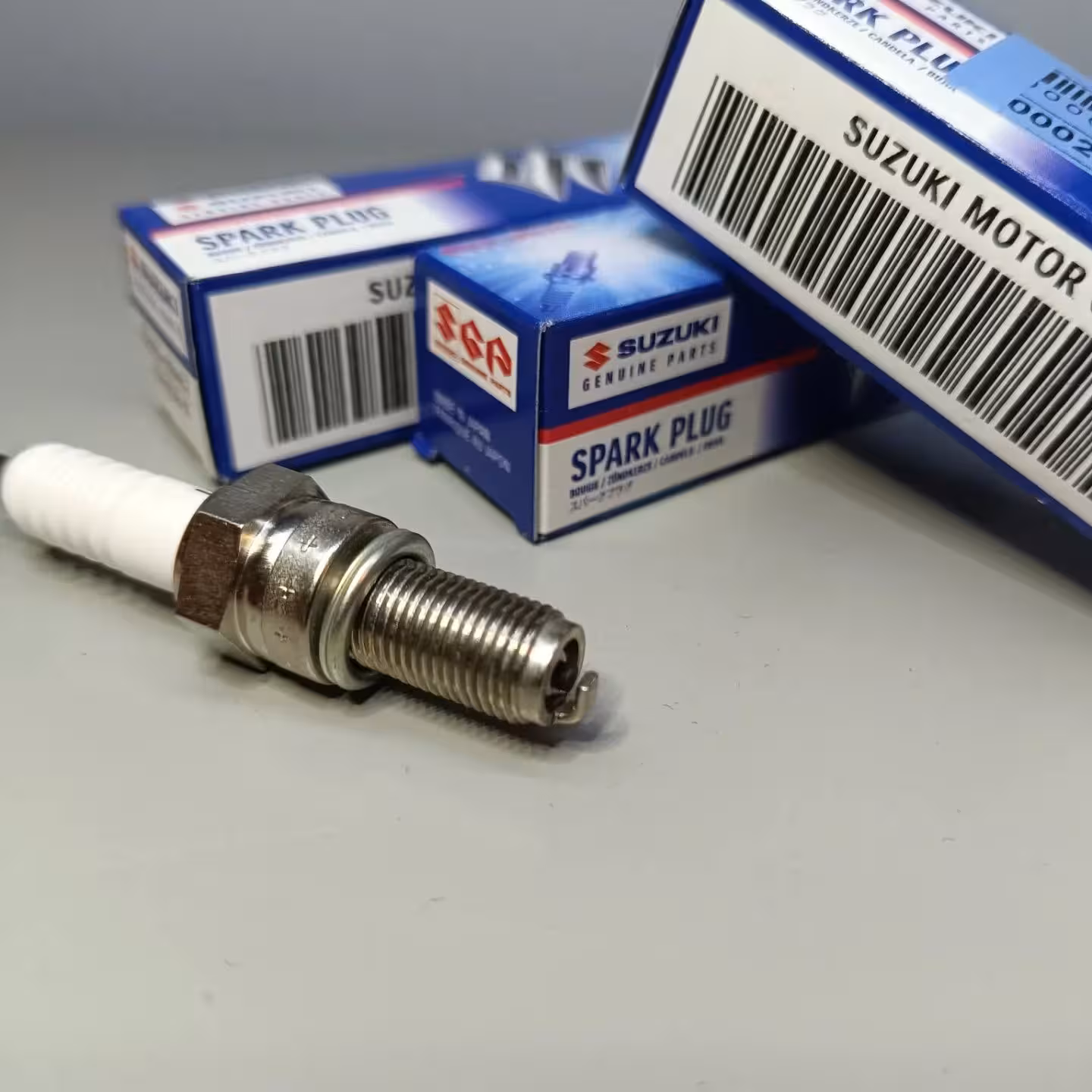 Свеча зажигания Suzuki CR8E Denso U24ESR-N (3 / 4)