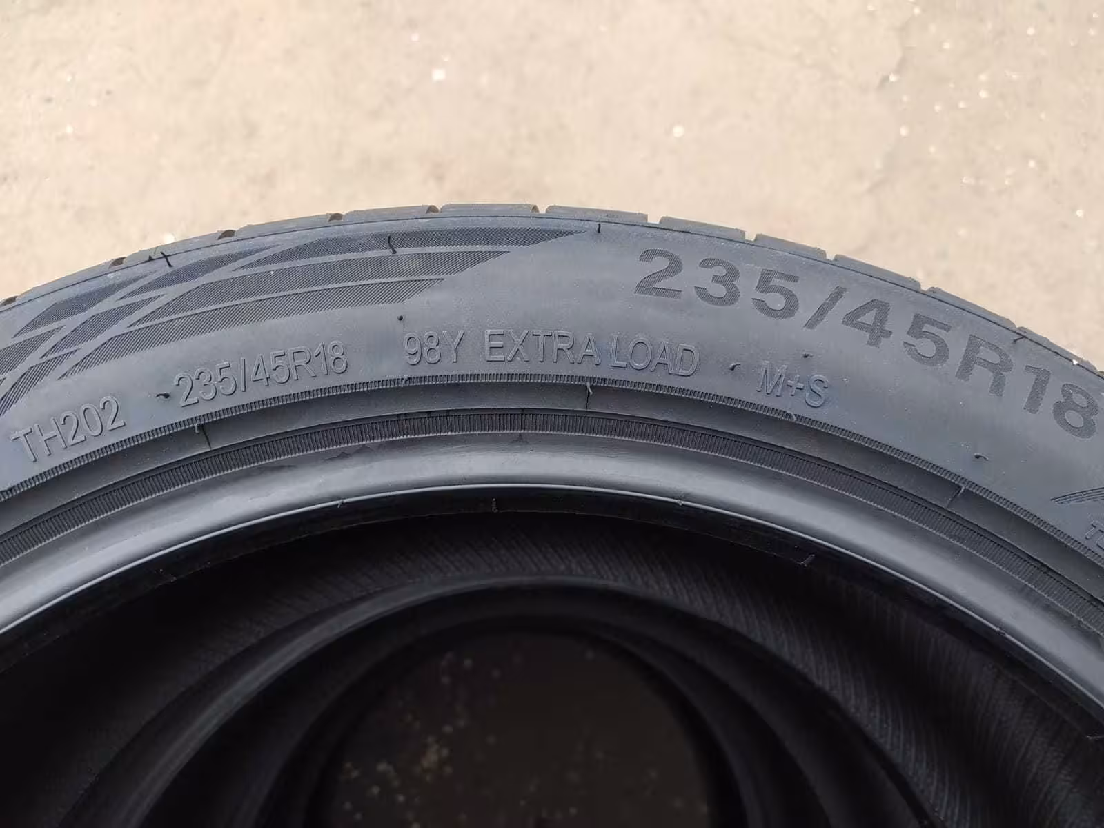 Шины в Алматы 235/45/18 Triangle TH202 (98Y) (4 / 6)