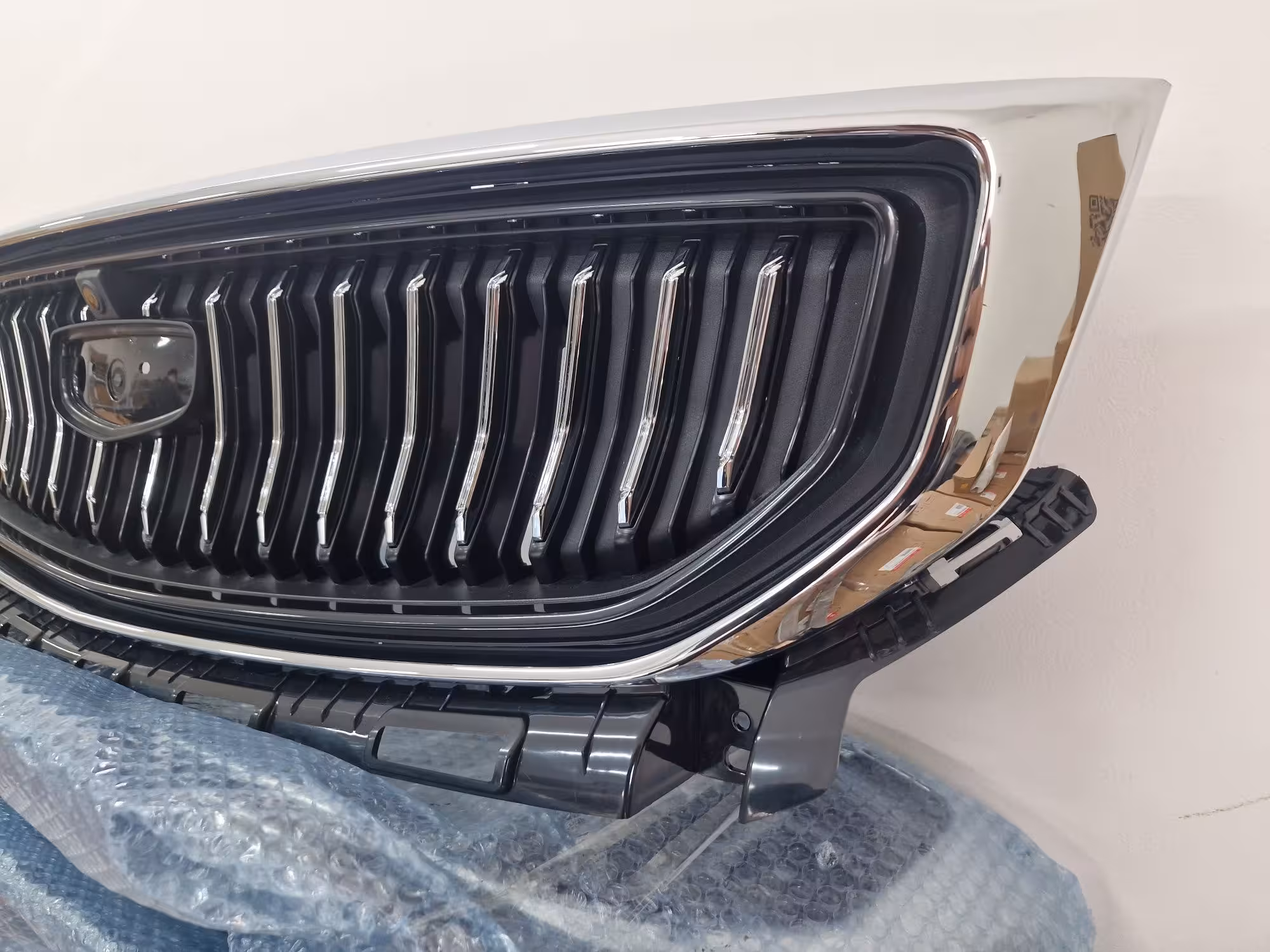 Решетка радиатора Geely Emgrand (3 / 4)