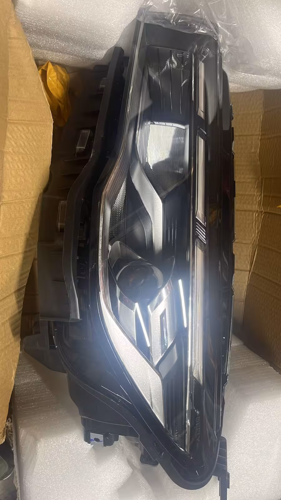 Передние фары на Geely Emgrand (2 / 4)