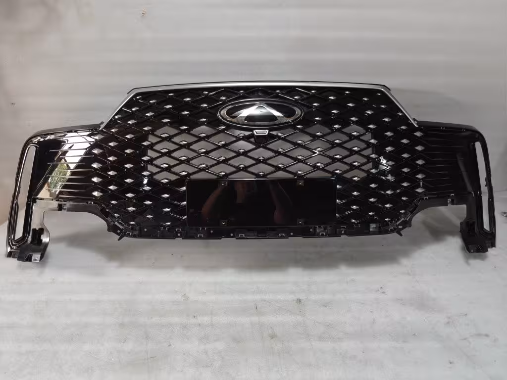 Решётка радиатора Chery Tiggo 4 (1 / 6)