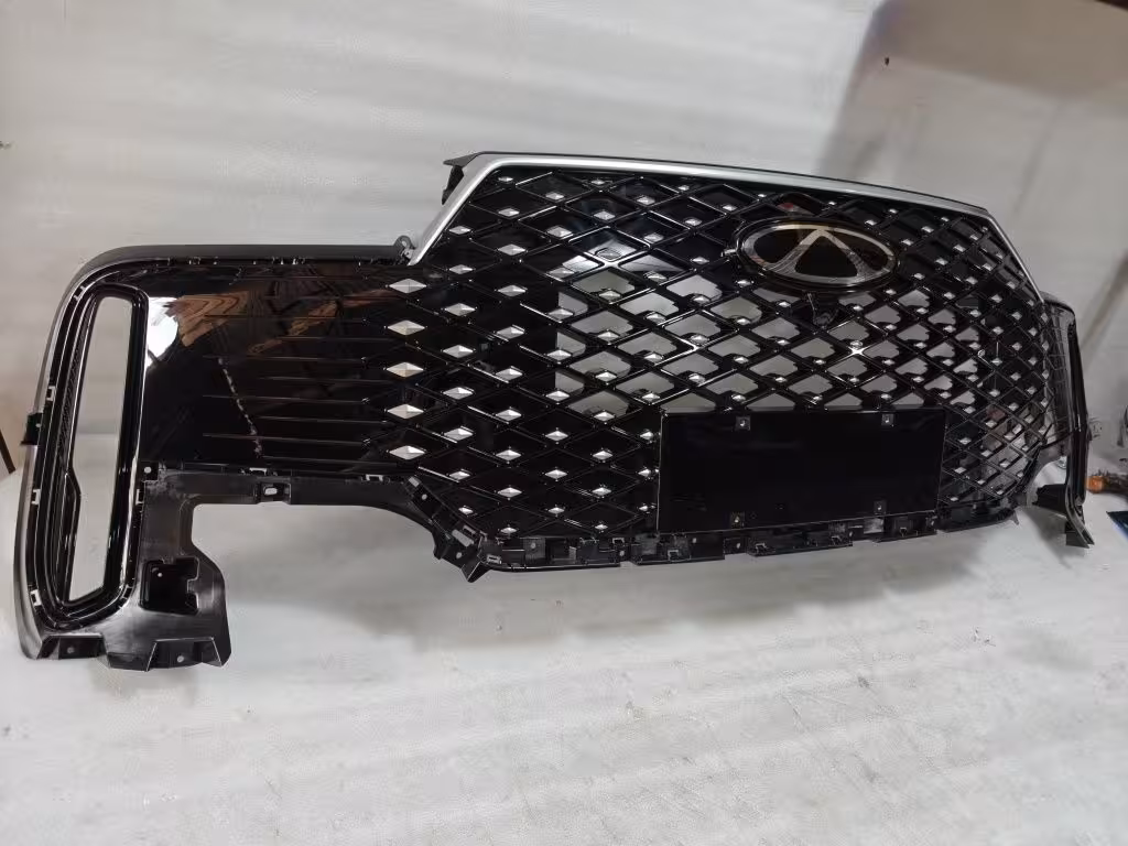 Решётка радиатора Chery Tiggo 4 (3 / 6)