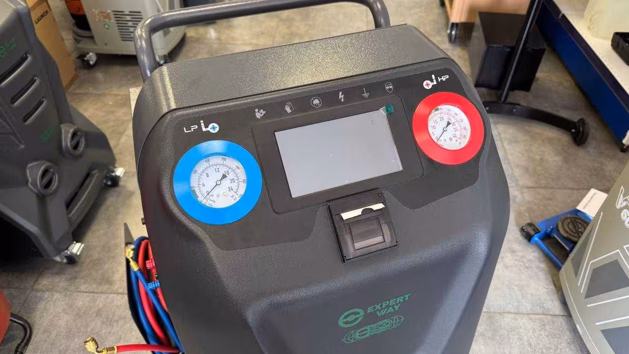 Установка для заправки автокондиционеров ExpertWay 500 (4 / 6)