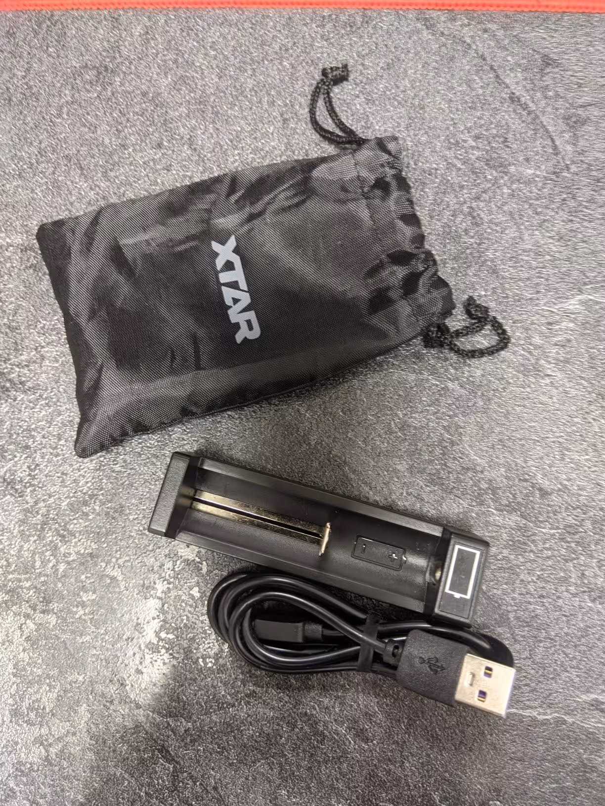 Универсальное зарядное устройство XTAR ANT MC1 Plus USB (4 / 6)
