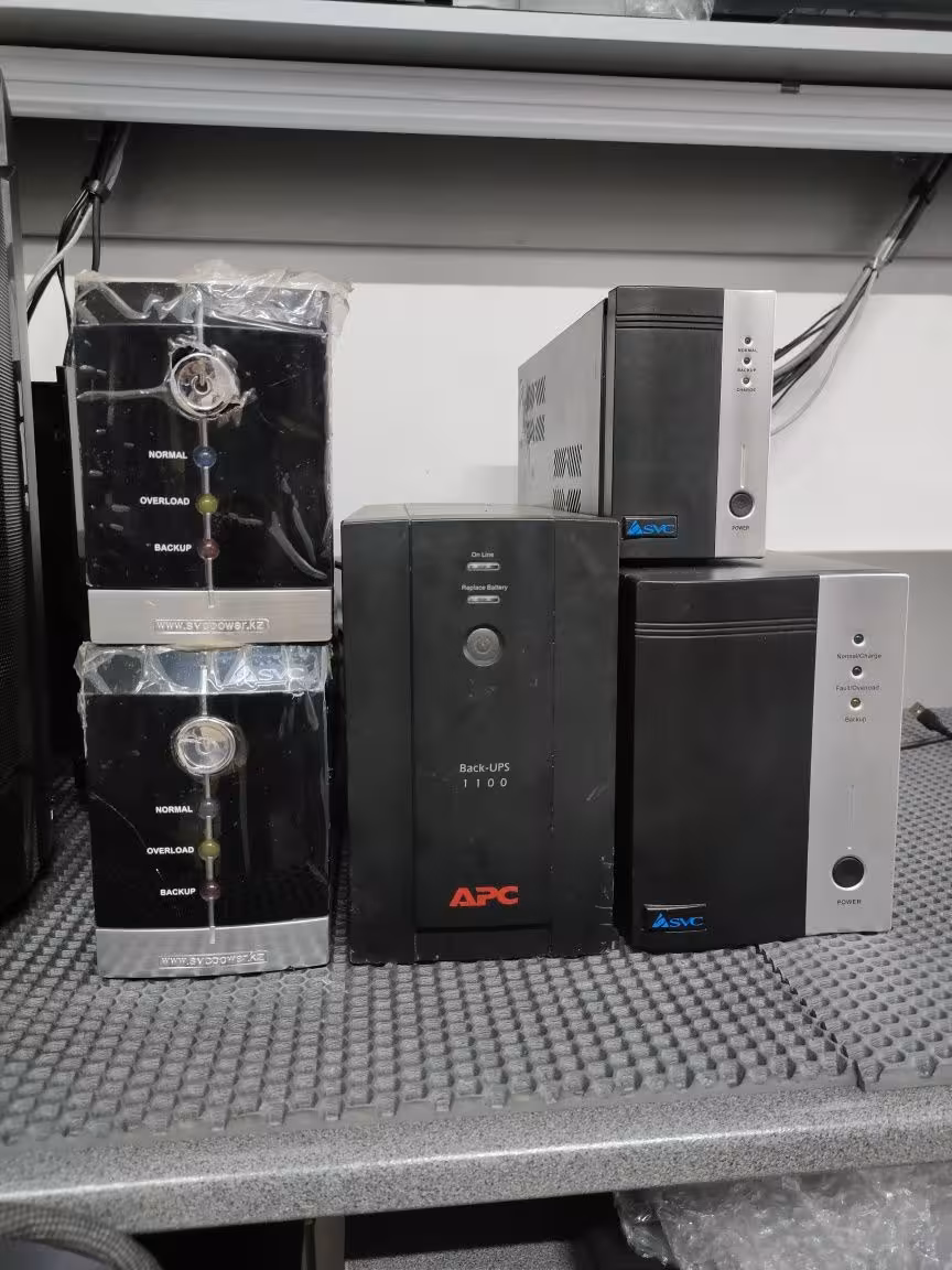 Бесперебойные источники питания (ИБП) SVC 360/480W Б/У (1 / 2)