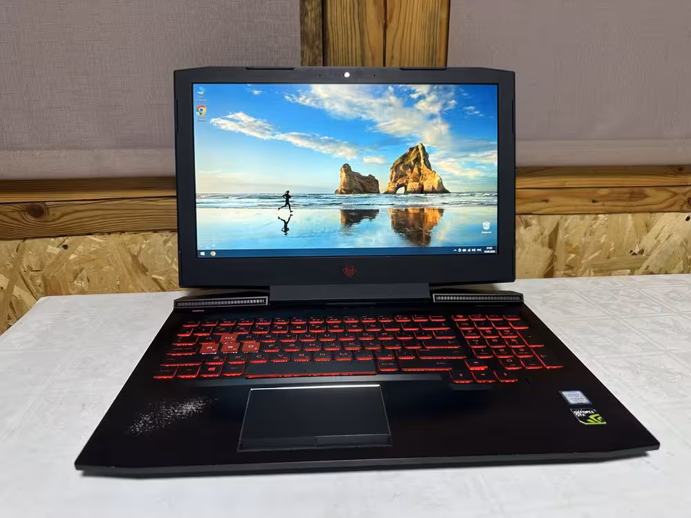 Игровой ноутбук intel Core i5-7300HQ/RAM 8Gb/SSD/HDD/GTX 1050 GDDR5 (3 / 8)