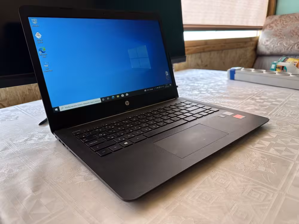 Игровой ноутбук intel Core i5-8265U/8Gb/SSD 255Gb/Radeon R7 M340 2Gb (1 / 7)