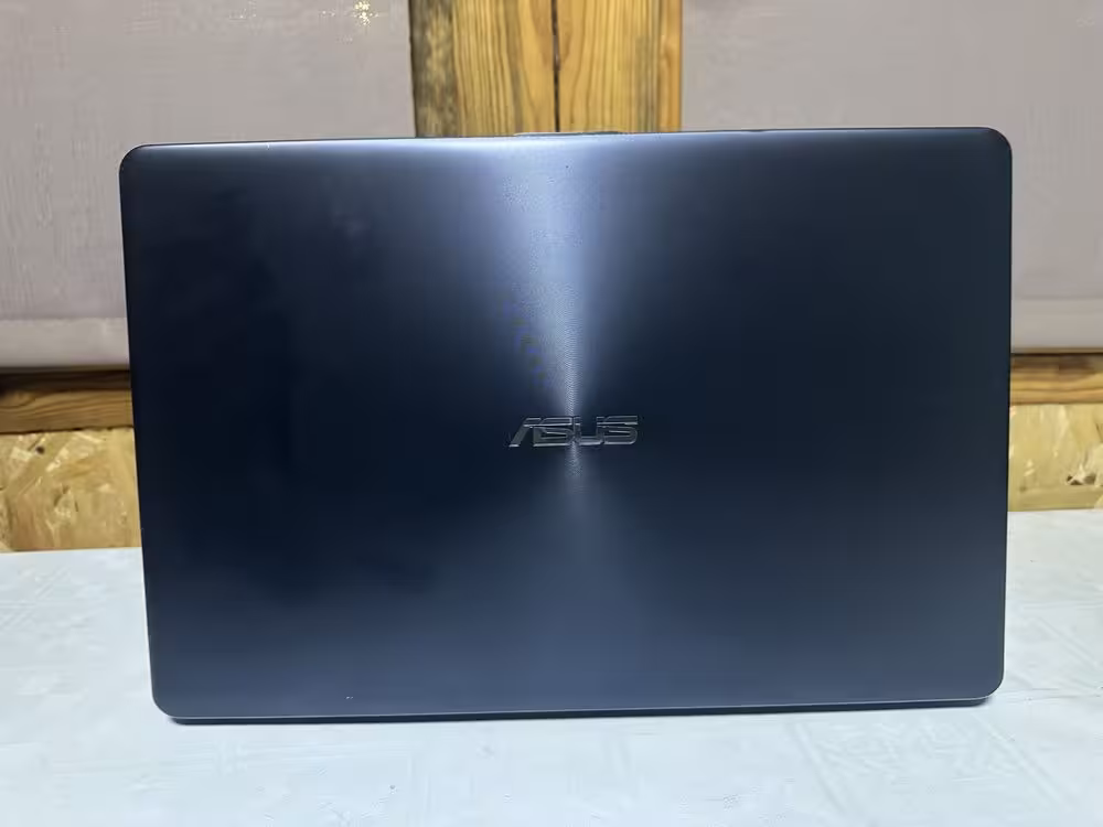 Игровой ноутбук intel Core i7-7500U/RAM 8Gb/SSD/HDD/GeForce 920M 2Gb (6 / 8)
