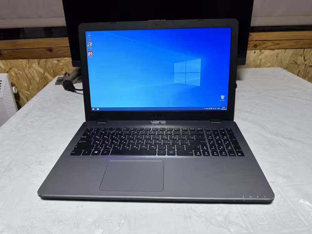 Игровой ноутбук intel Core i5-7200U/ОЗУ 8Gb/SSD/HDD/MX 930 2Gb GDDR5 (1 / 7)