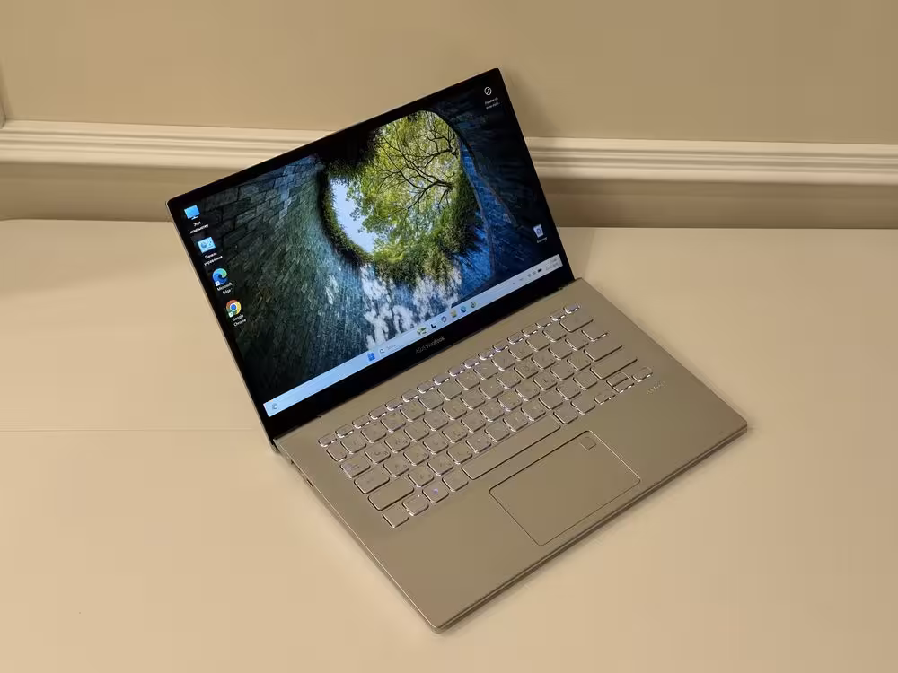 Ноутбук ASUS VivoBook 14 i3 / 8GB / SSD 256GB легкий и мощный! (2 / 6)