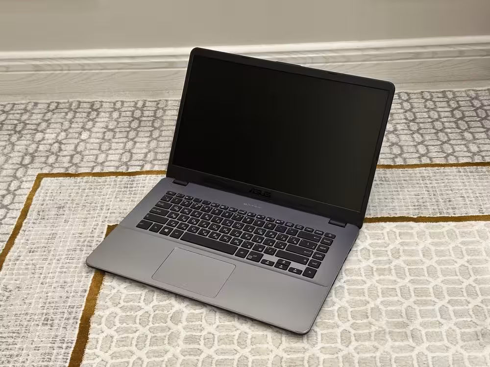 Ноутбук ASUS VivoBook 15 R3 / 8GB / SSD 256GB для работы и офиса! (1 / 6)