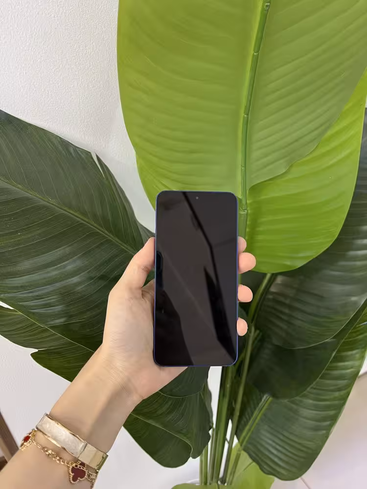 Samsung S25 в идеальном состоянии (2 / 2)