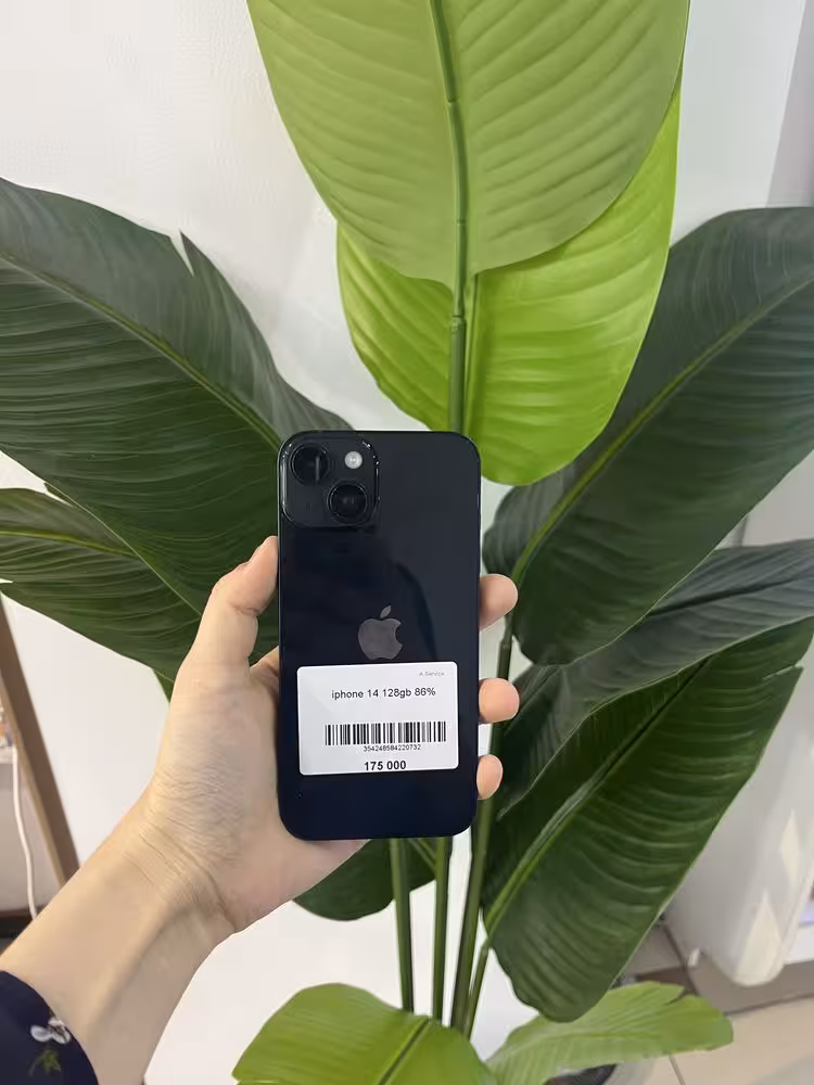 iPhone 14 в идеальном состоянии (1 / 1)