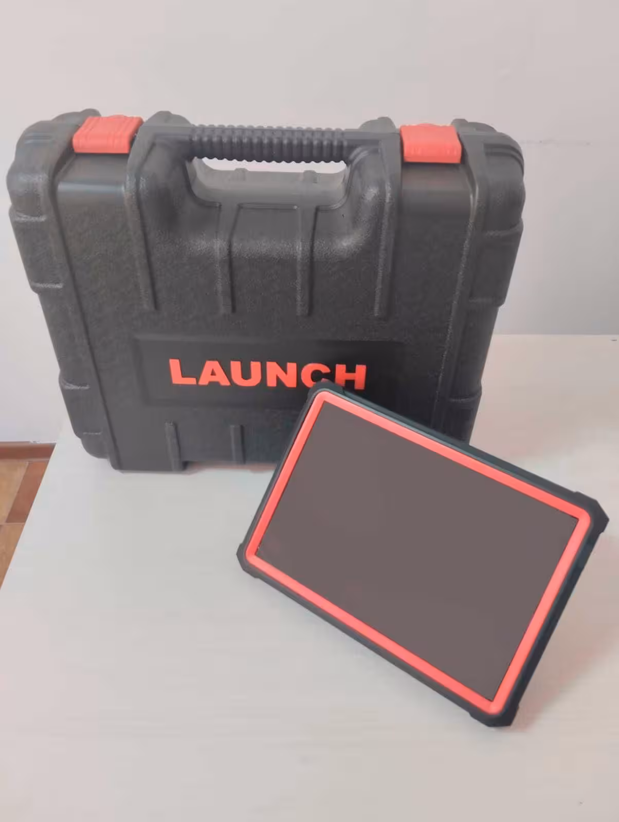 Launch X431 pro3S+ Dbscar VII (1 / 8)
