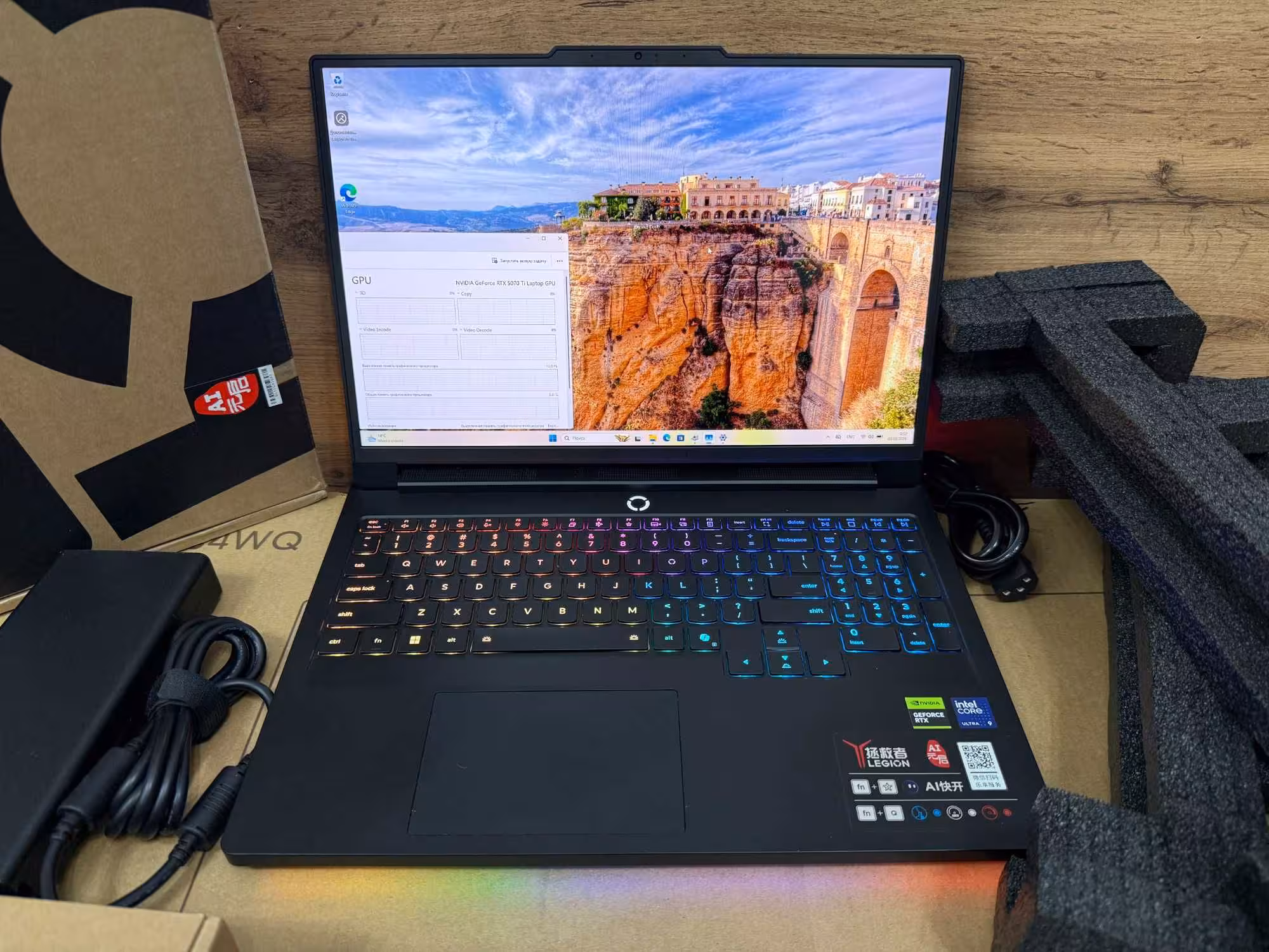 Игровой ноутбук Lenovo Legion 7 Pro RTX 5070 Ti Ultra 9 275HX OLED 240 (1 / 7)