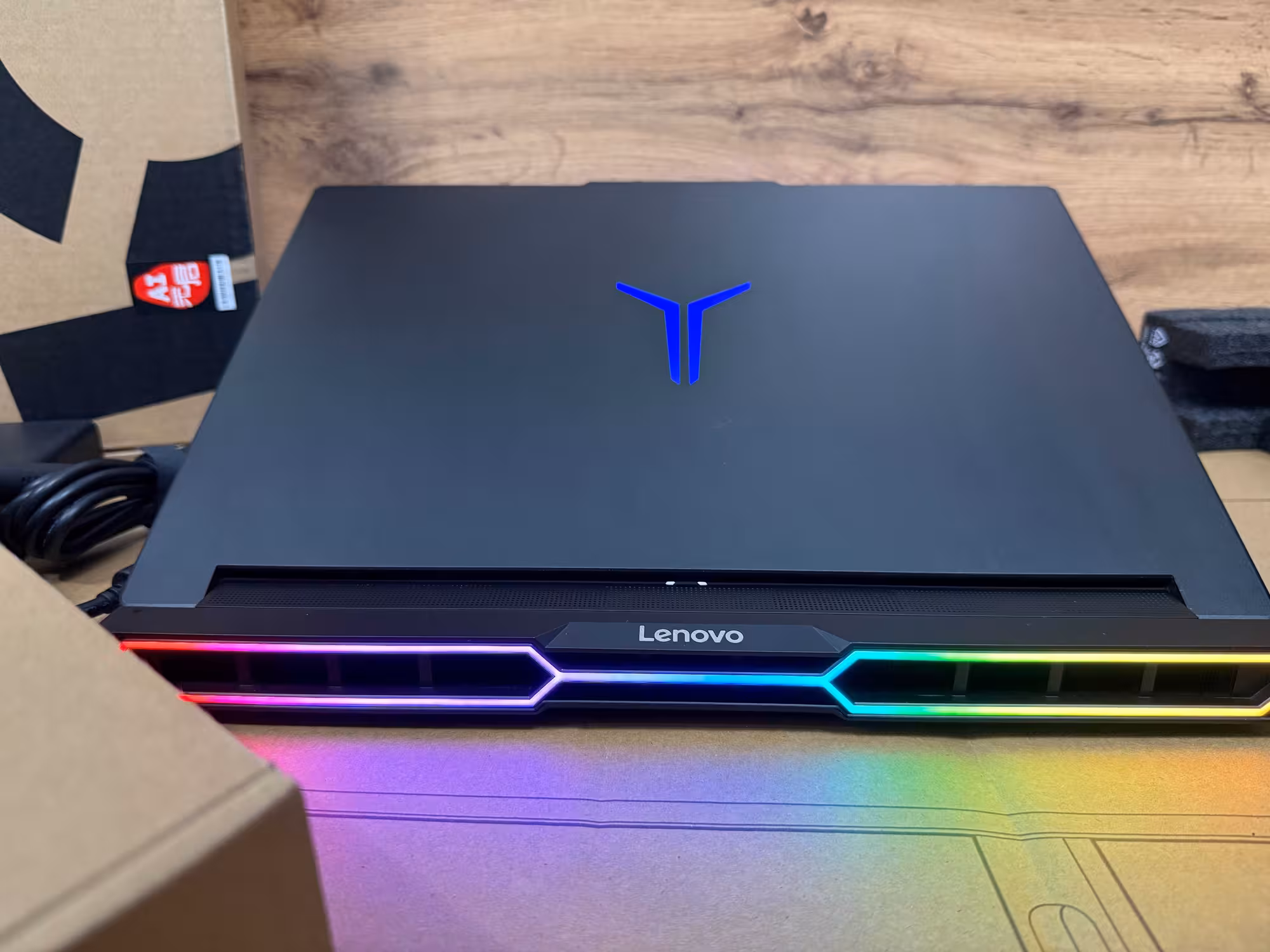Игровой ноутбук Lenovo Legion 7 Pro RTX 5070 Ti Ultra 9 275HX OLED 240 (6 / 7)