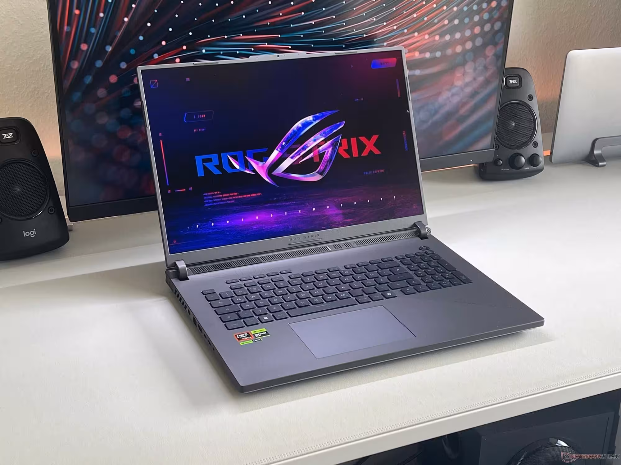 Игровые ноутбуки ASUS ROG Strix SCAR G18 5080 / 5090 / 2025 (1 / 6)