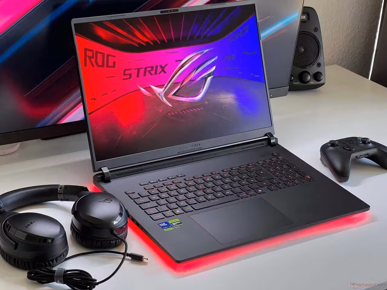 Игровые ноутбуки ASUS ROG STRIX G18 Ultra 5060 / 5070 / 5070TI 2026 (1 / 5)