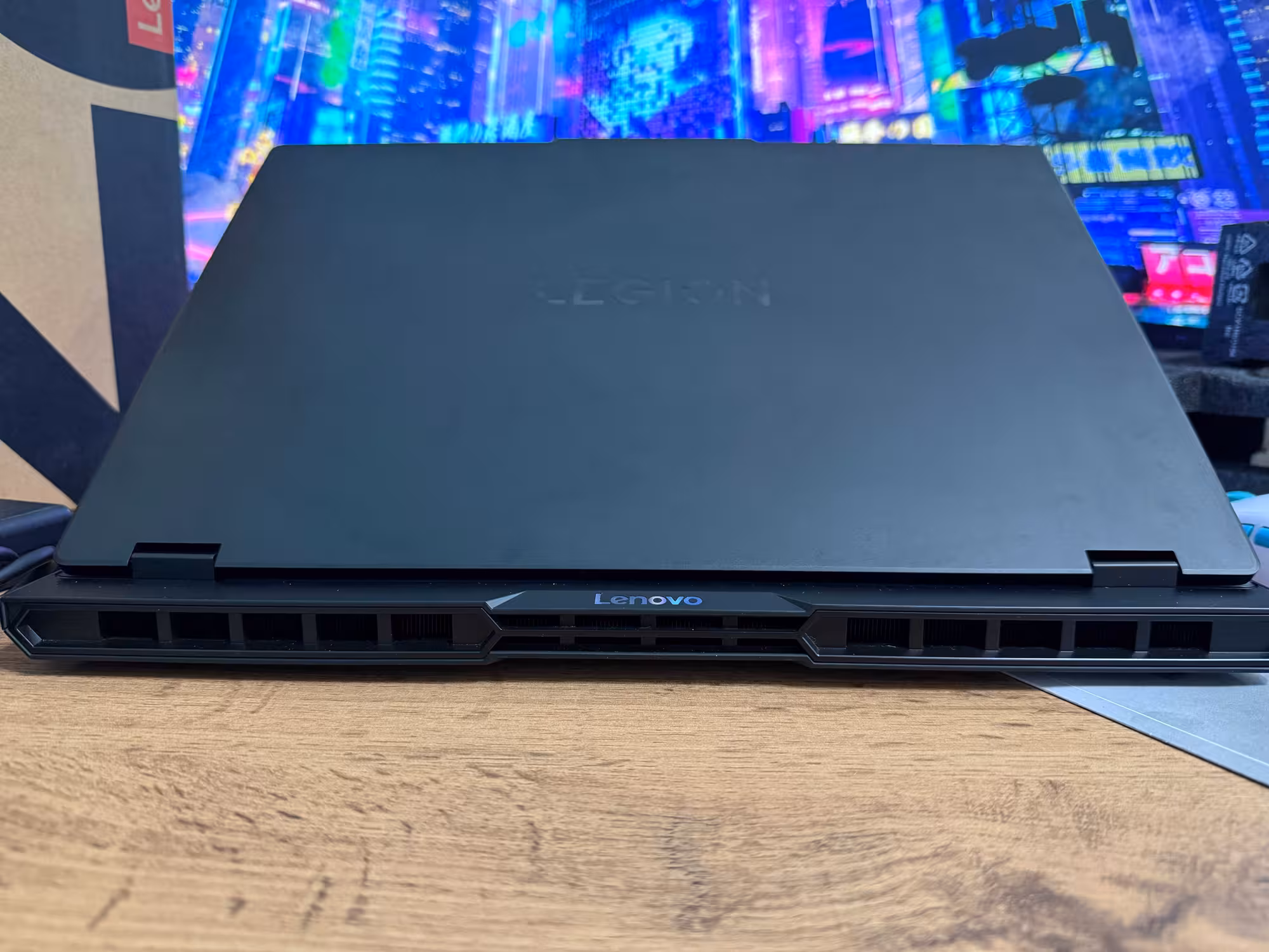 Лучший Игровой Ноут Lenovo Legion 5 Pro RTX 5070 i9 14900HX 240HZ QHD (2 / 7)