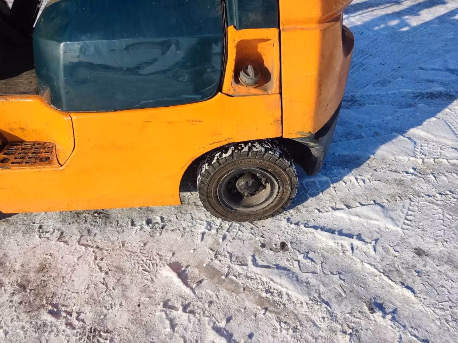 Toyota вилочный погрузчик. 2 тонны. Бензин. МКПП. 13год. Хор.состояние (8 / 8)