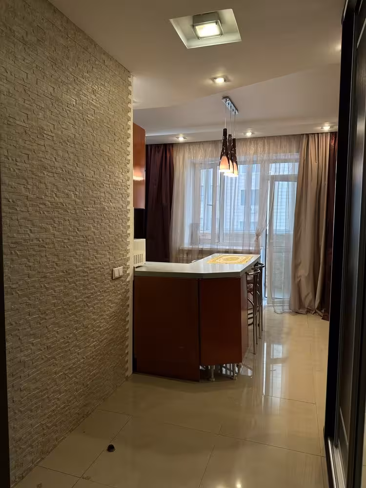Сдам 1 кв, квартира - студия 42 кв.м (3 / 7)