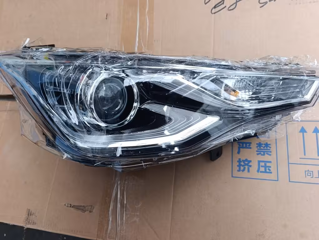 changan Alsvin фары (2 / 4)
