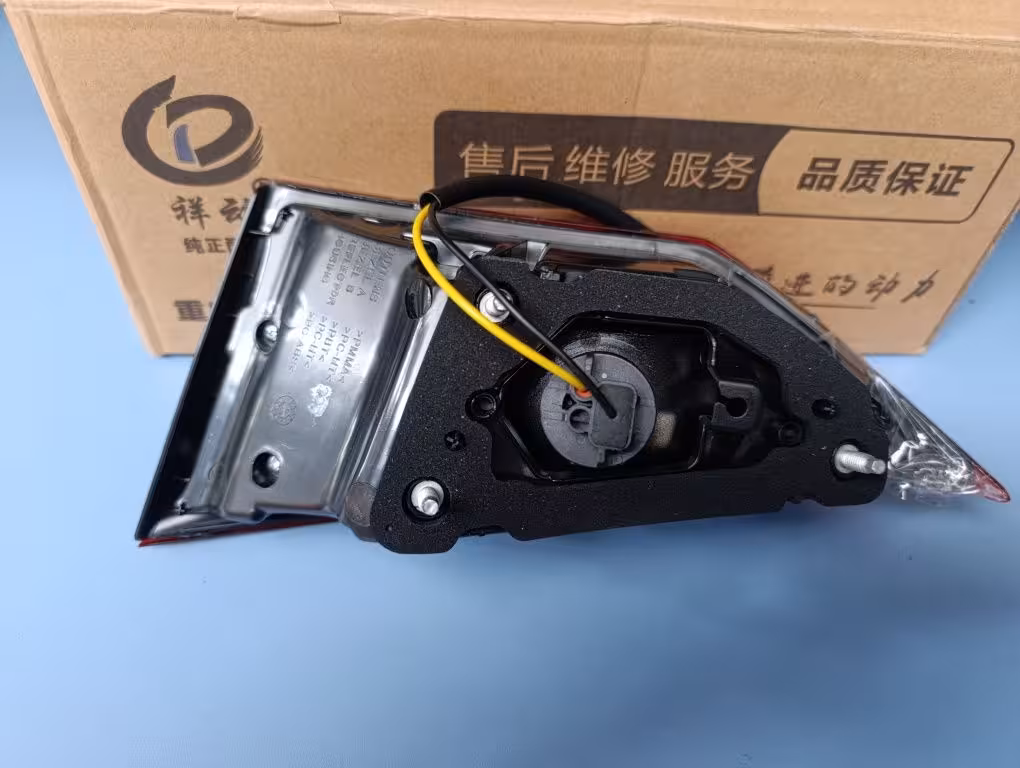 changan Alsvin фонари задние (6 / 7)