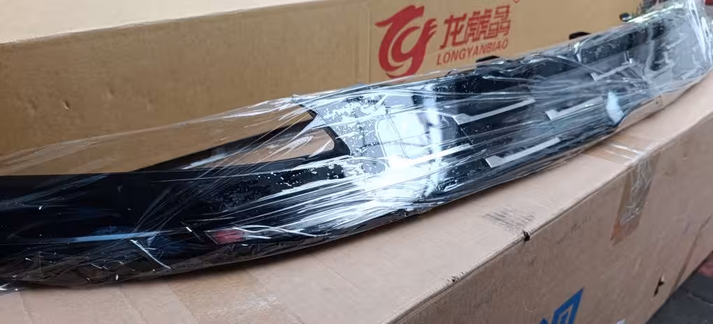 changan cs55 plus\ накладка решётки радиатора (3 / 4)