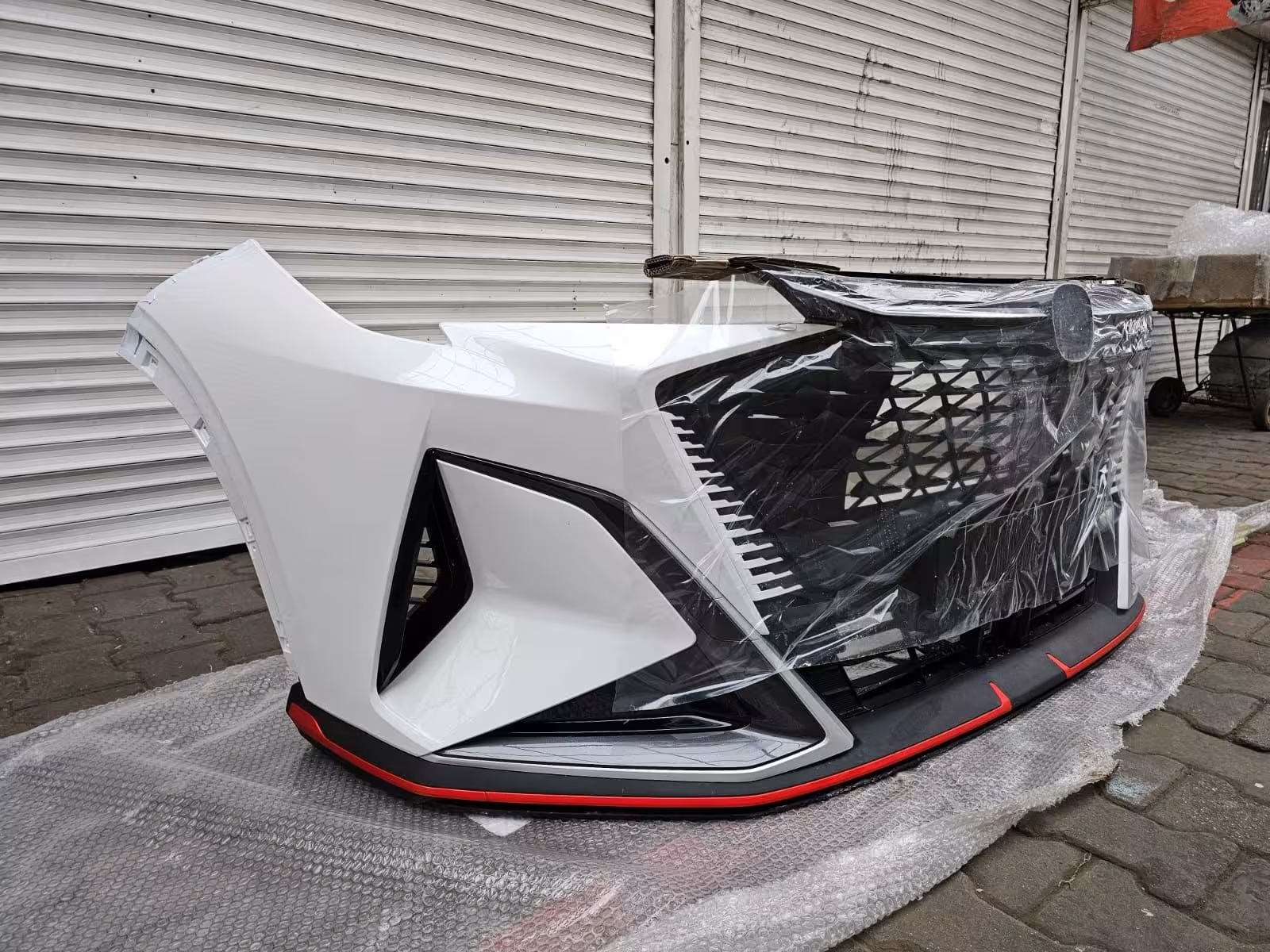Передний и задний бампер changan x5 (1 / 7)