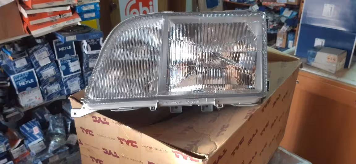 Фары Мерседес W140 (1 / 2)