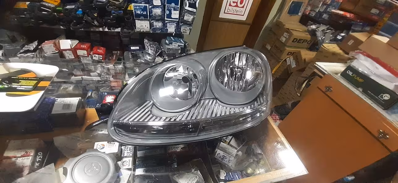 Фары для Golf 5 (2 / 3)