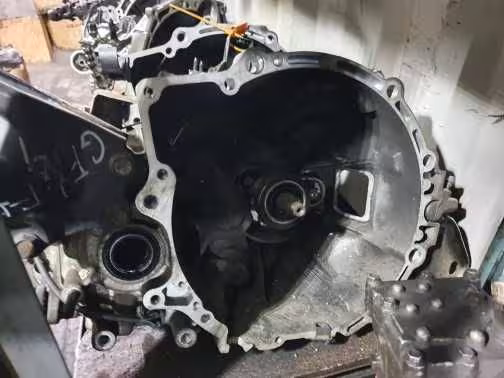 Мкпп-5ст. механика б/у Mazda 626 Cronos FS (1 / 2)