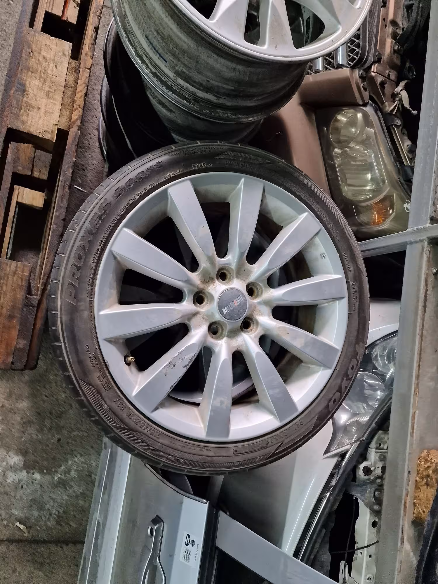 Диски R18 c резиной 215\45 R18 б/у Original 5-114 (1 / 2)