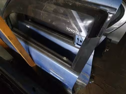 Дверь б/у перед.зад Toyota Surf 185 (2 / 2)
