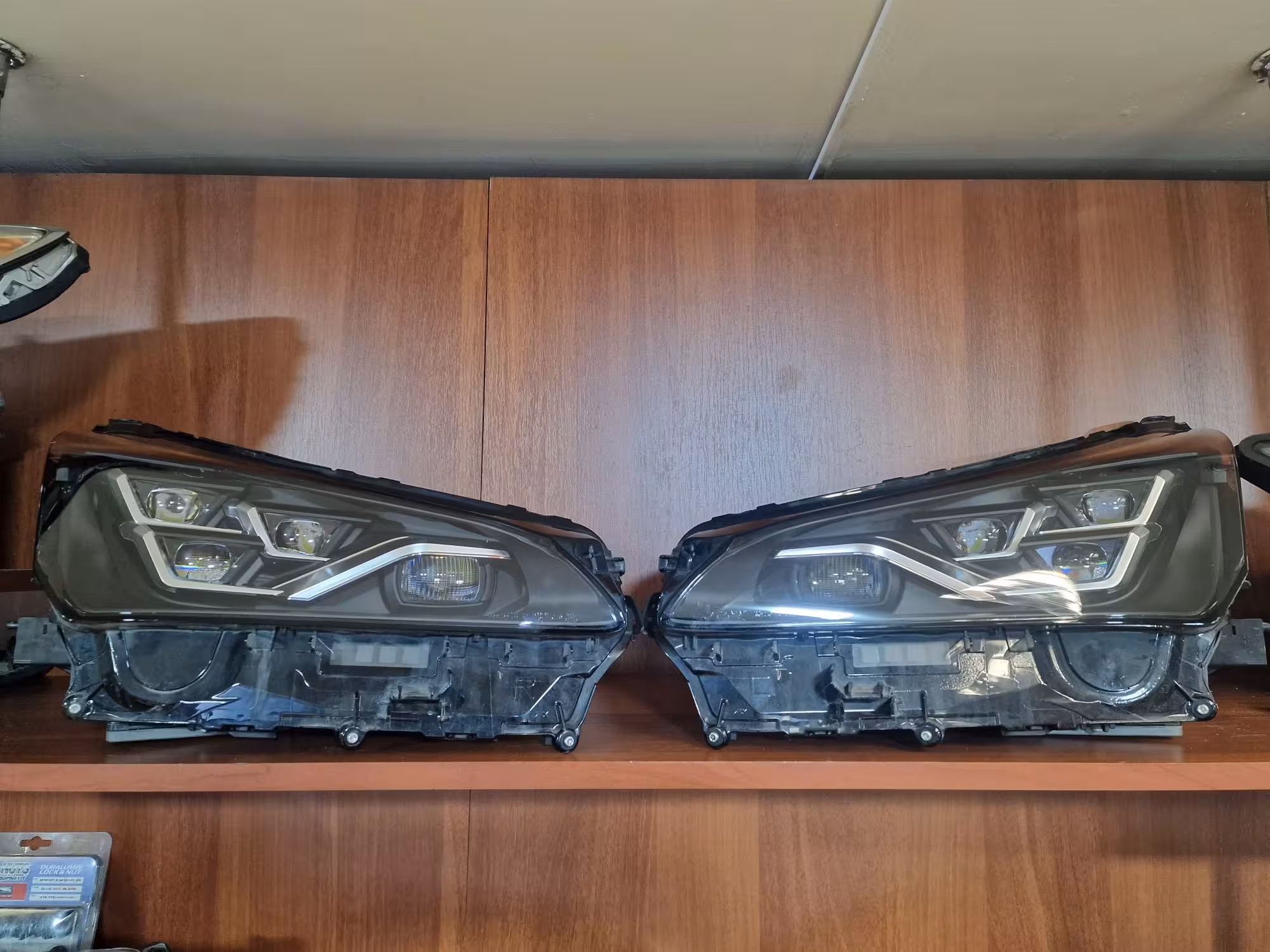 Фара оригинал Lexus NX200 (4 / 4)
