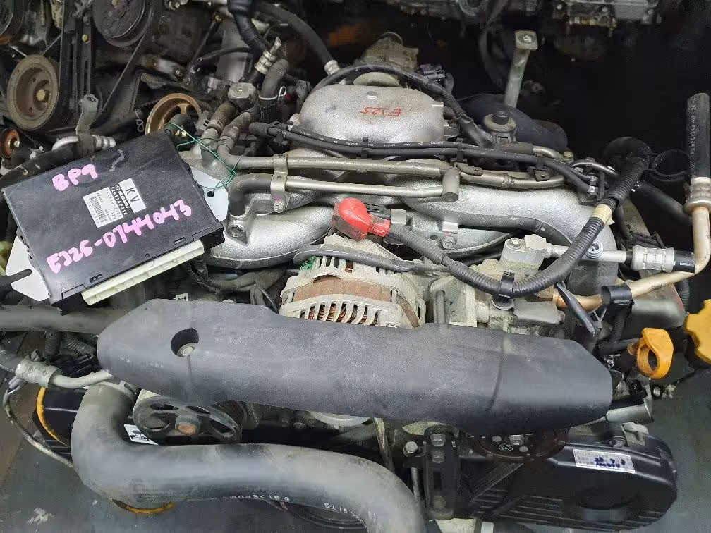 Двигатель EJ25 Subaru Legacy (05-07) (1 / 3)
